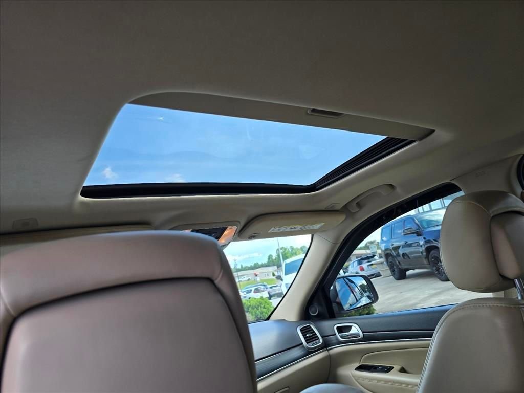 Used 2020 White Jeep Limited image 8