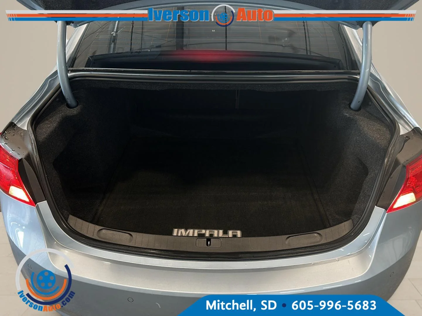 Used 2014 Silver Topaz Metallic Chevrolet LT image 29