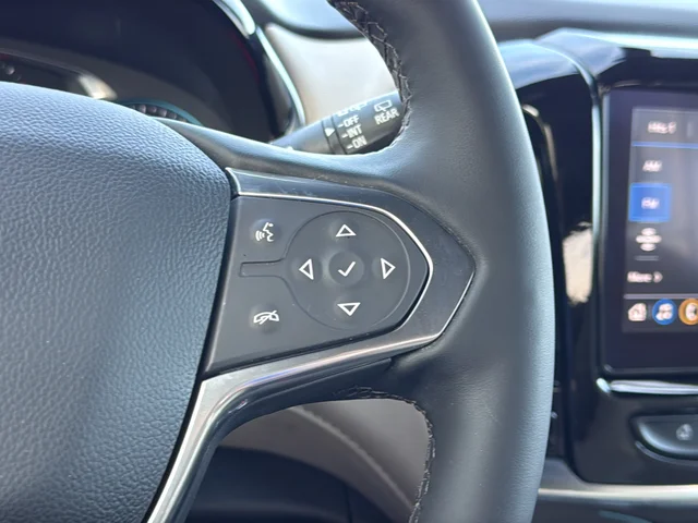 Used 2023 Gray Chevrolet LT image 17