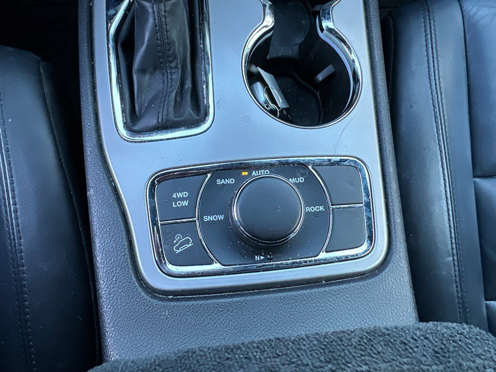 Used 2021 White Jeep Limited image 23