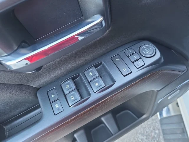 Used 2019 White GMC Denali image 28