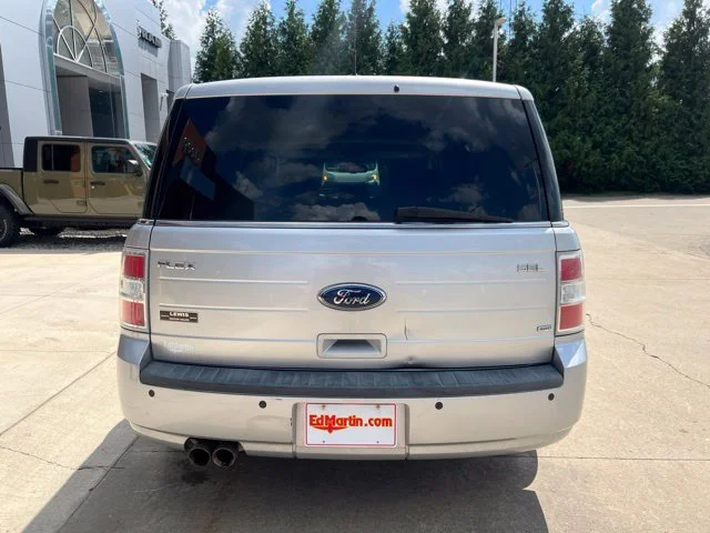Used 2009 Silver Ford SEL image 3