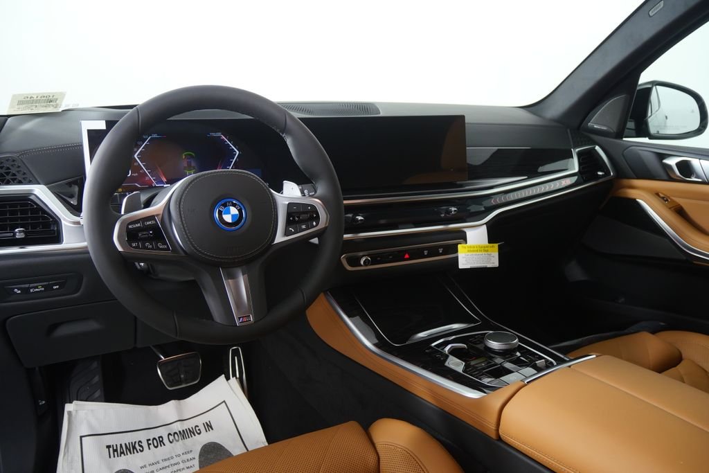 New 2026 Carbon Black Metallic BMW xDrive50e image 18
