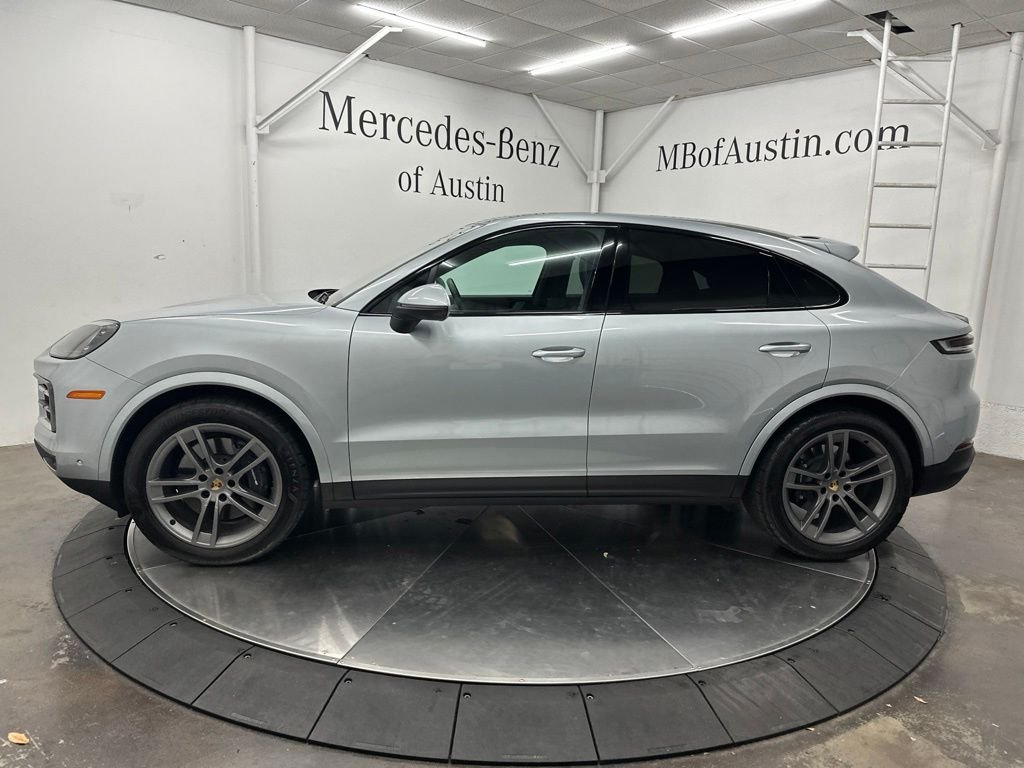 Used 2024  Porsche Base image 4