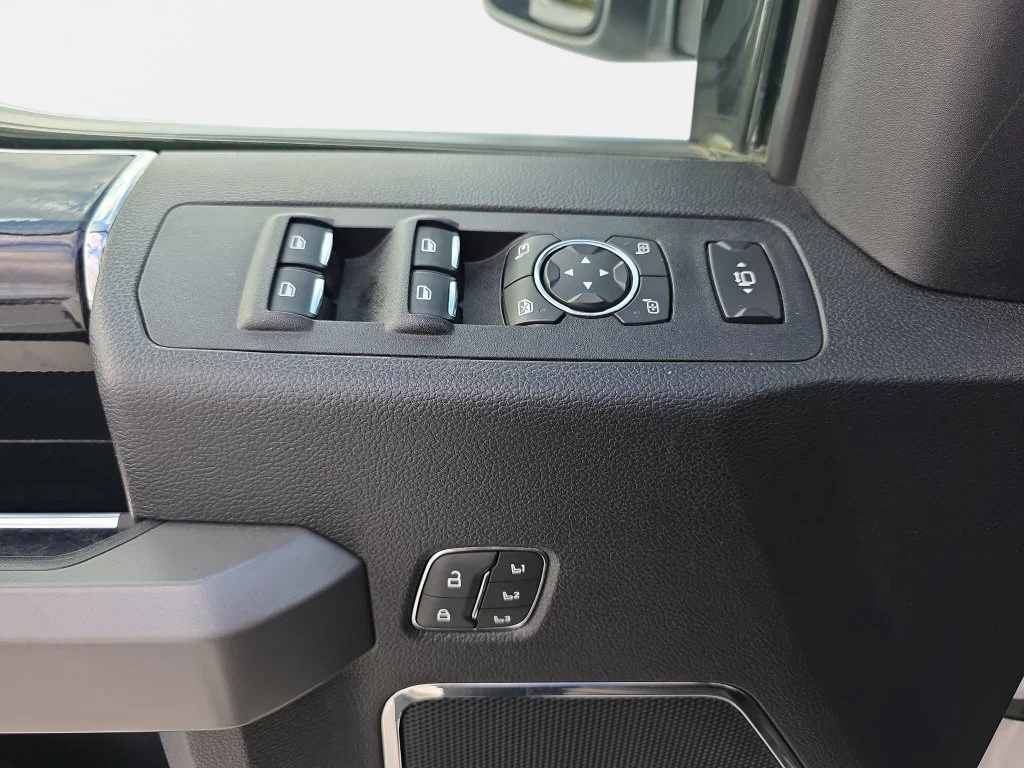 Used 2021 White Metallic Ford Platinum image 28