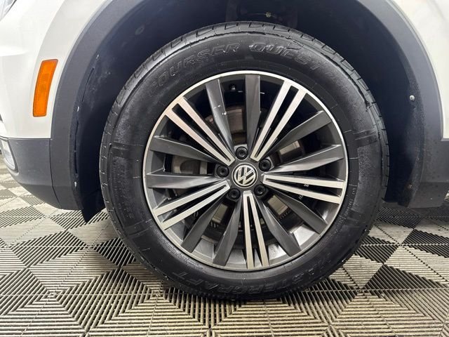 Used 2019 White Volkswagen 2.0T SEL image 10