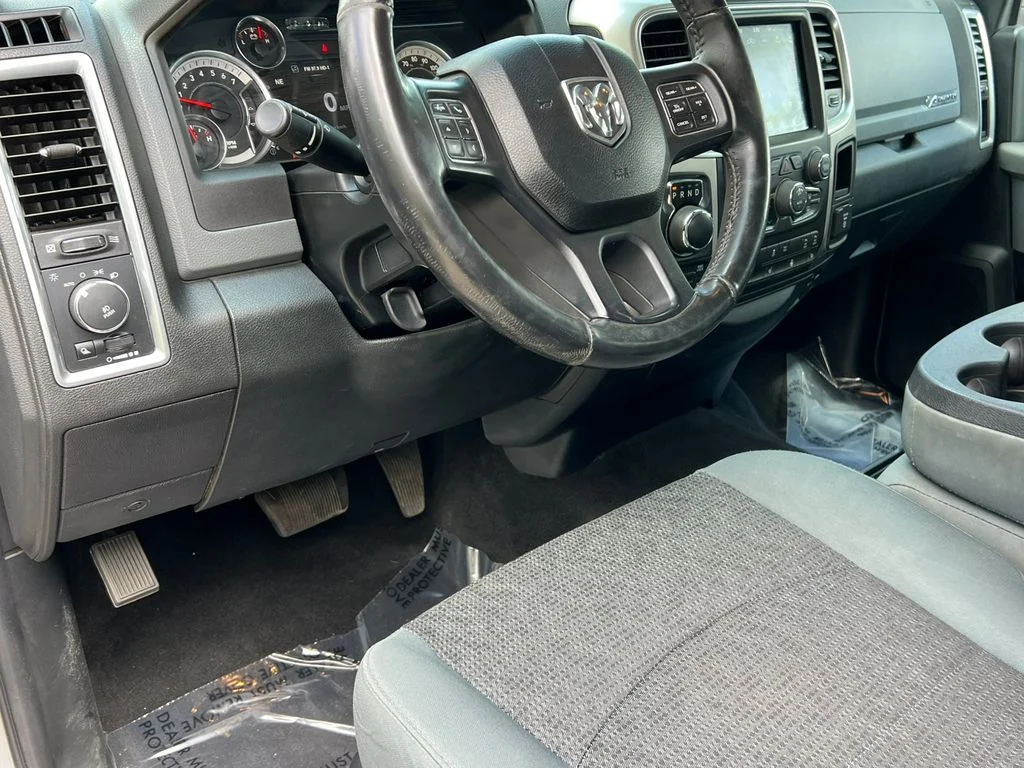 Used 2018 Silver Ram Big Horn image 17