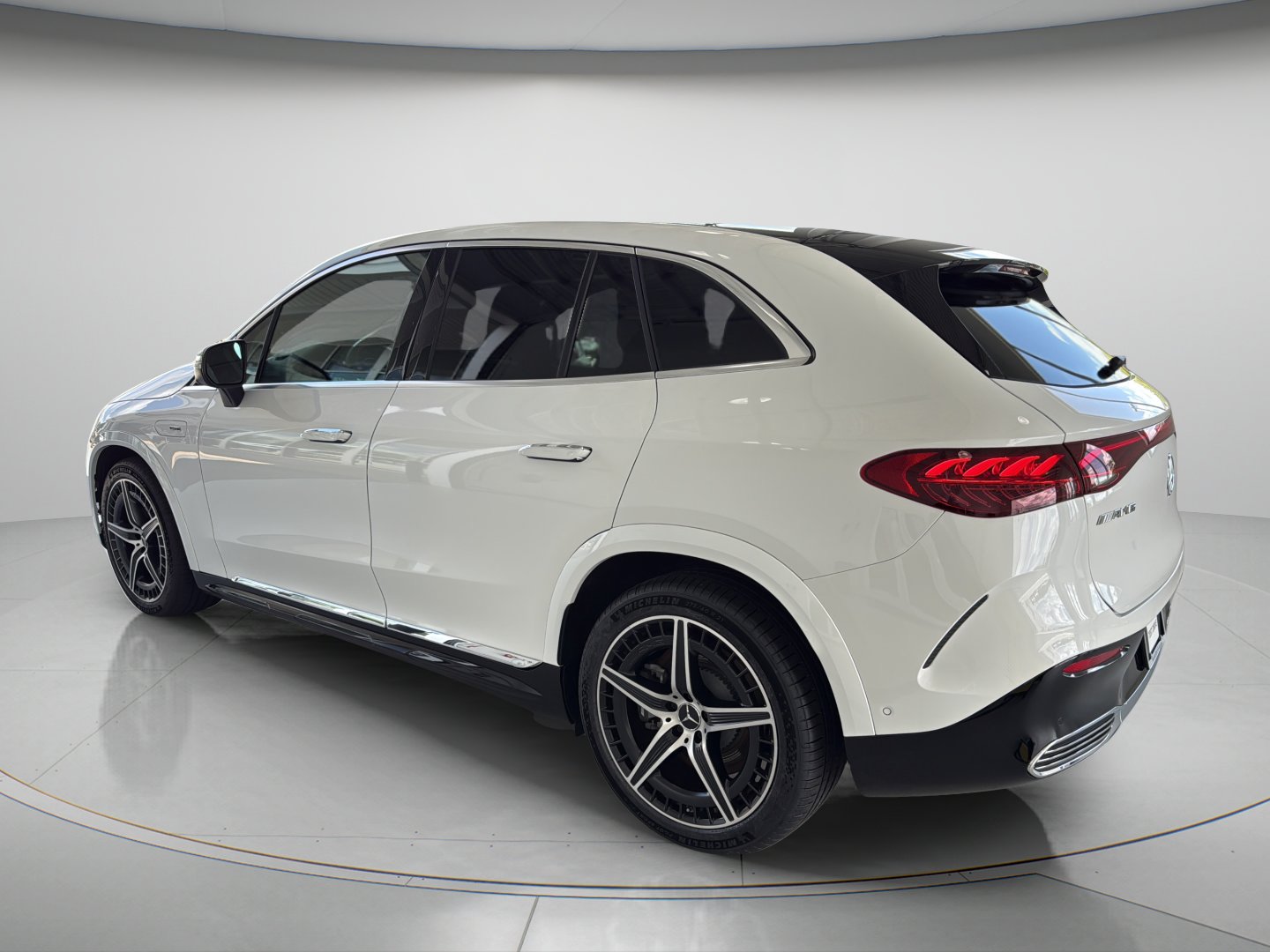 Certified Used 2026 MANUFAKTUR Moonlight White Metallic Mercedes-Benz AMG® EQE image 7