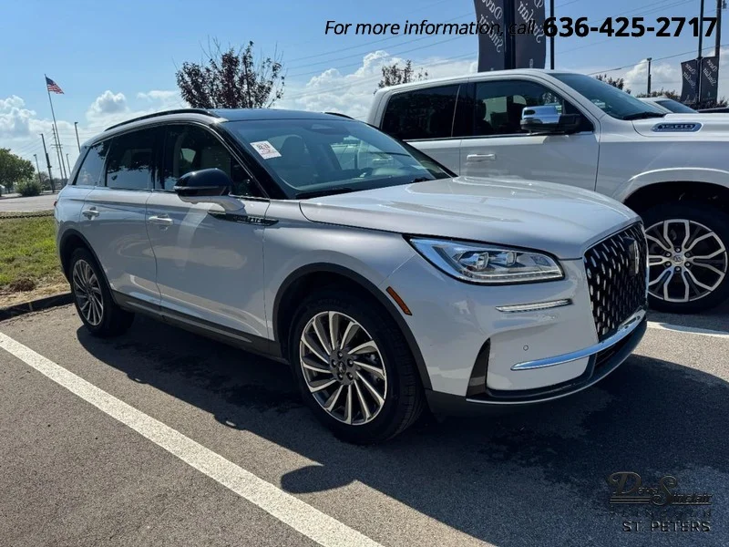 Used 2025 Crystal White Metallic Clearcoat Lincoln Reserve AWD image 1