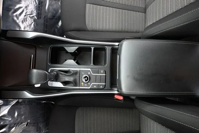 2023 Kia Sorento LX - Photo 32