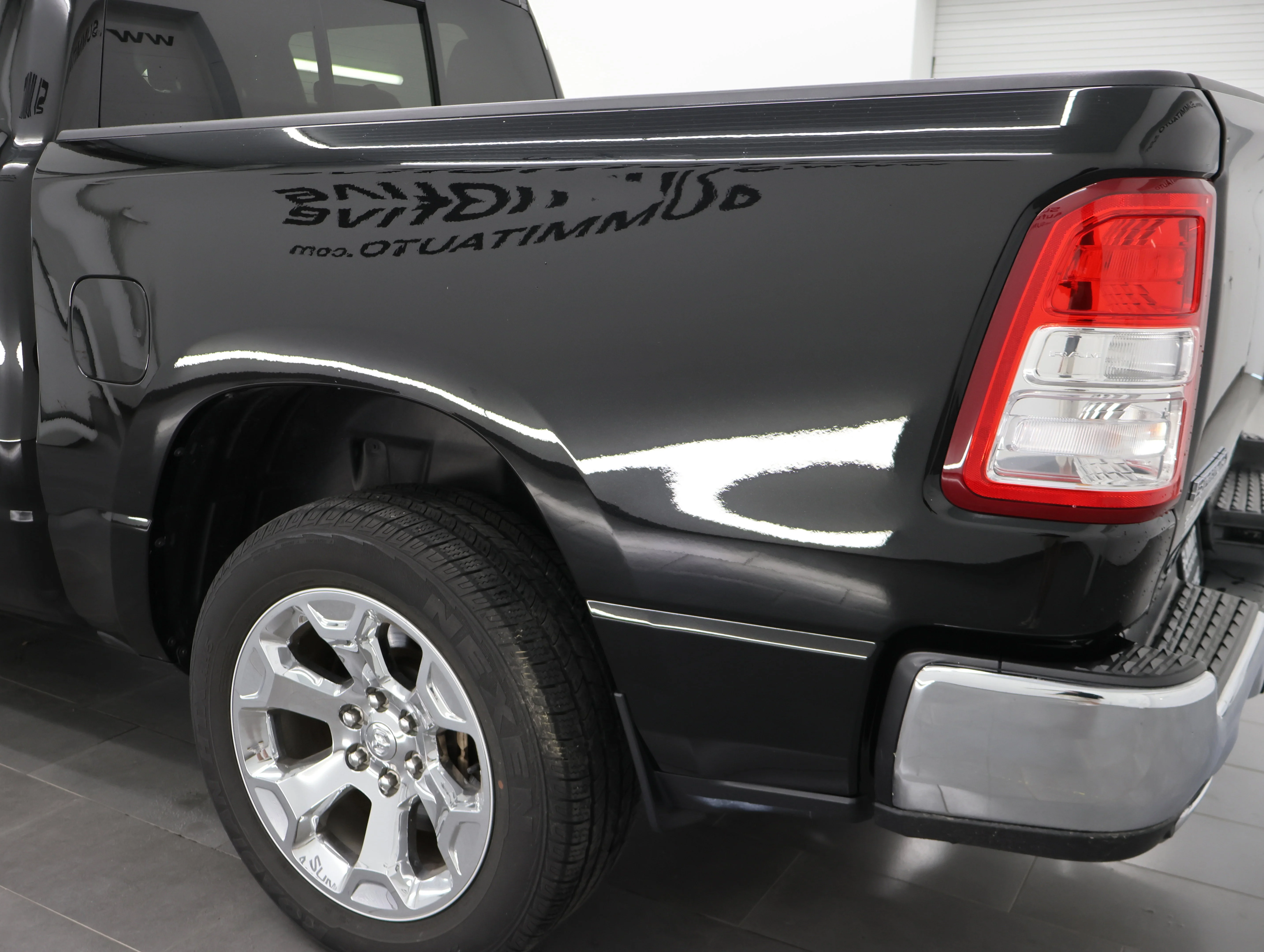 Used 2022 Diamond Black Crystal Pearlcoat Ram Big Horn/Lone Star image 28