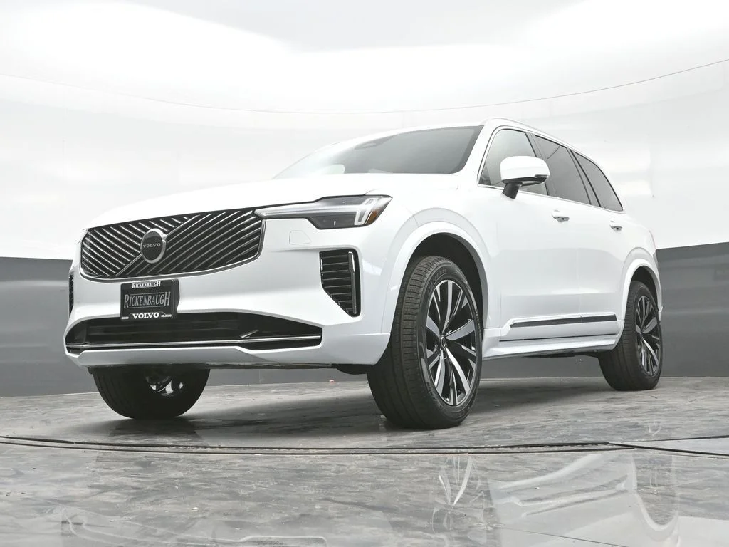Used 2026 Crystal White Volvo Core image 28