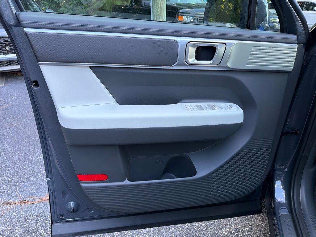 New 2027 Gray Hyundai SE FWD image 10