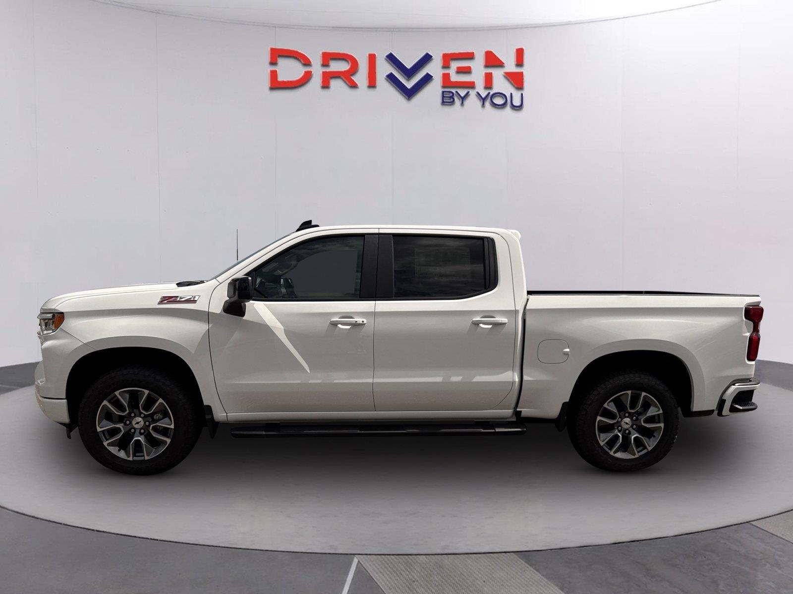 New 2026 Summit White Chevrolet RST image 7