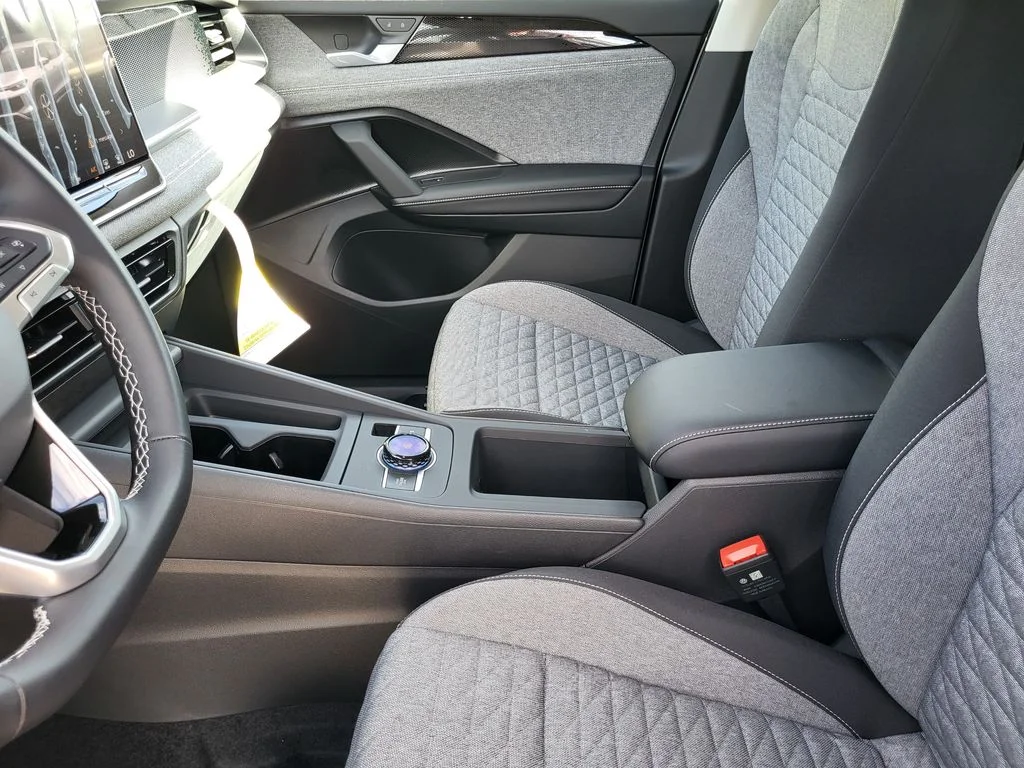 New 2026 Pure White Volkswagen 2.0T S image 18