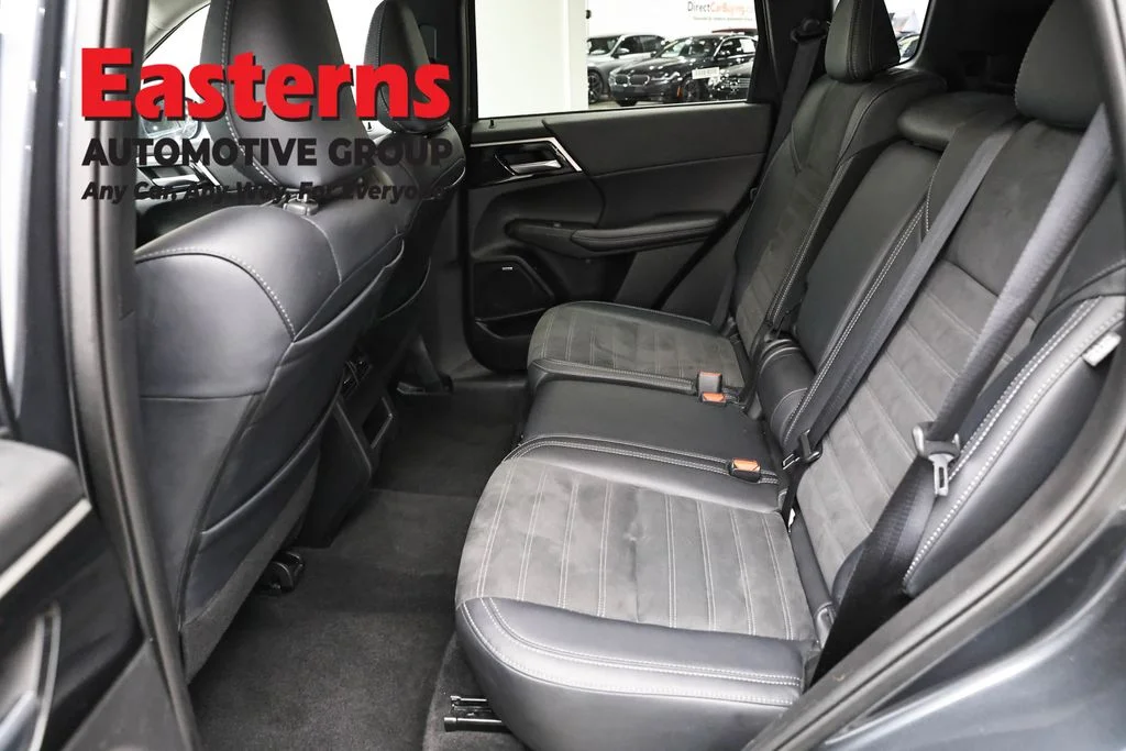 Used 2025 Gray Mitsubishi SE image 20