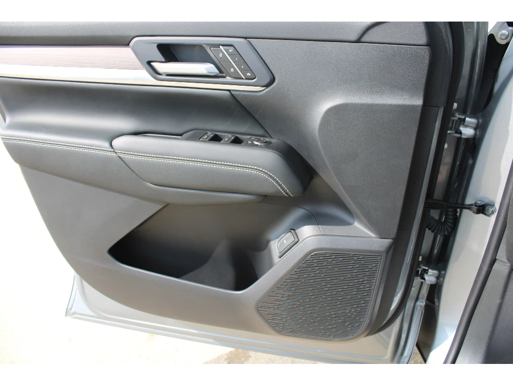 New 2026 STERLING METALLIC GMC AWD Denali image 22