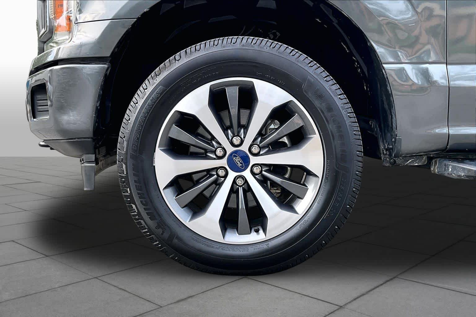 Used 2019 Magnetic Metallic Ford XL image 11