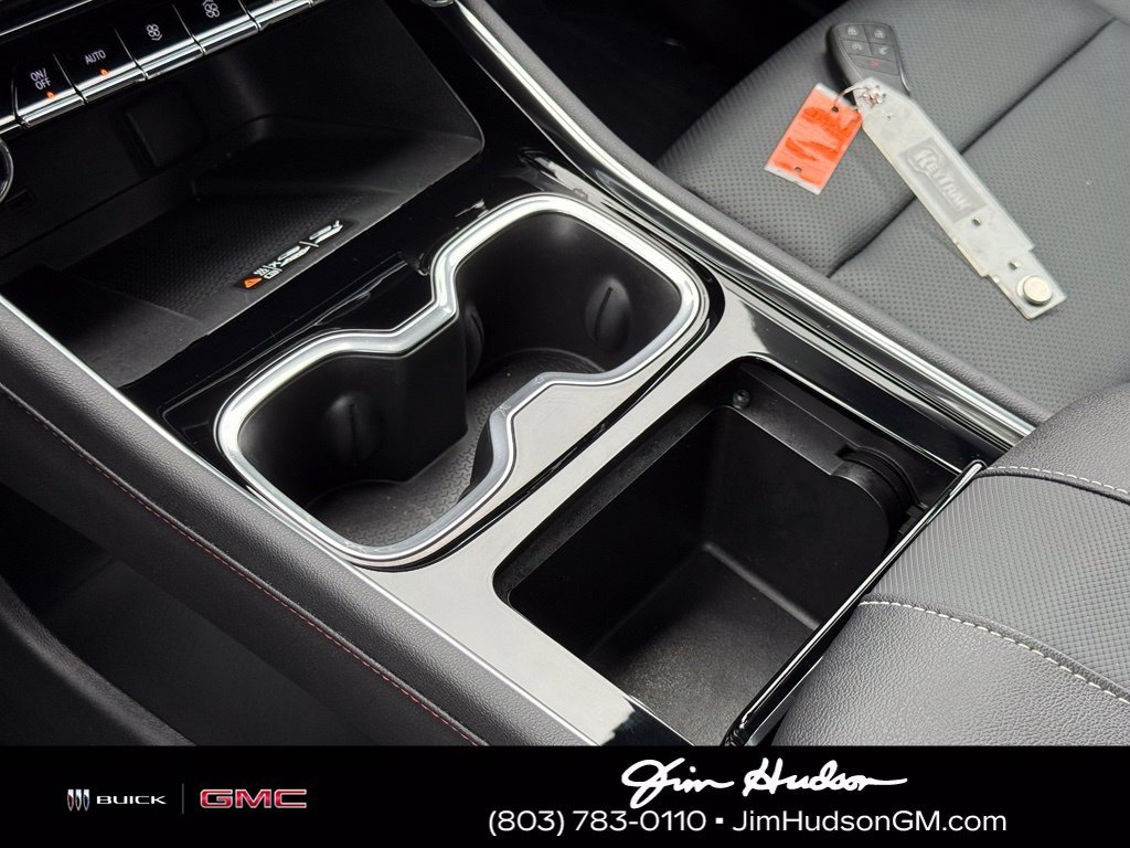 Used 2024 Gray Chevrolet Z71 image 34