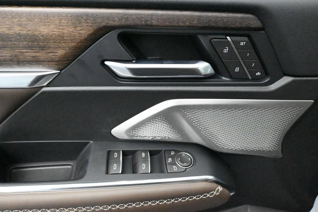 2026 GMC Acadia Denali Ultimate - Photo 9