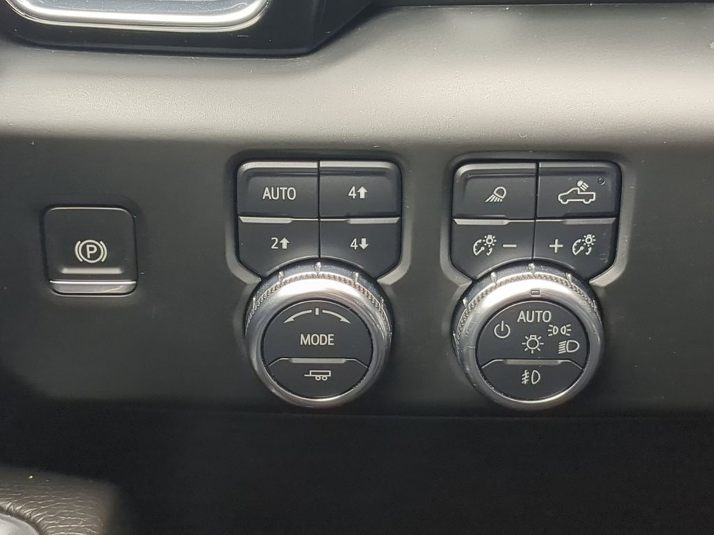 Used 2024 Sterling Metallic GMC Denali image 22