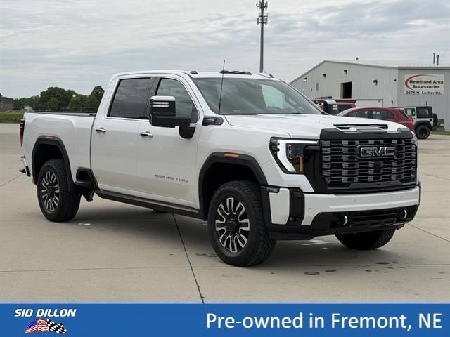 Used 2025 White Frost Tricoat GMC Denali Ultimate image 2