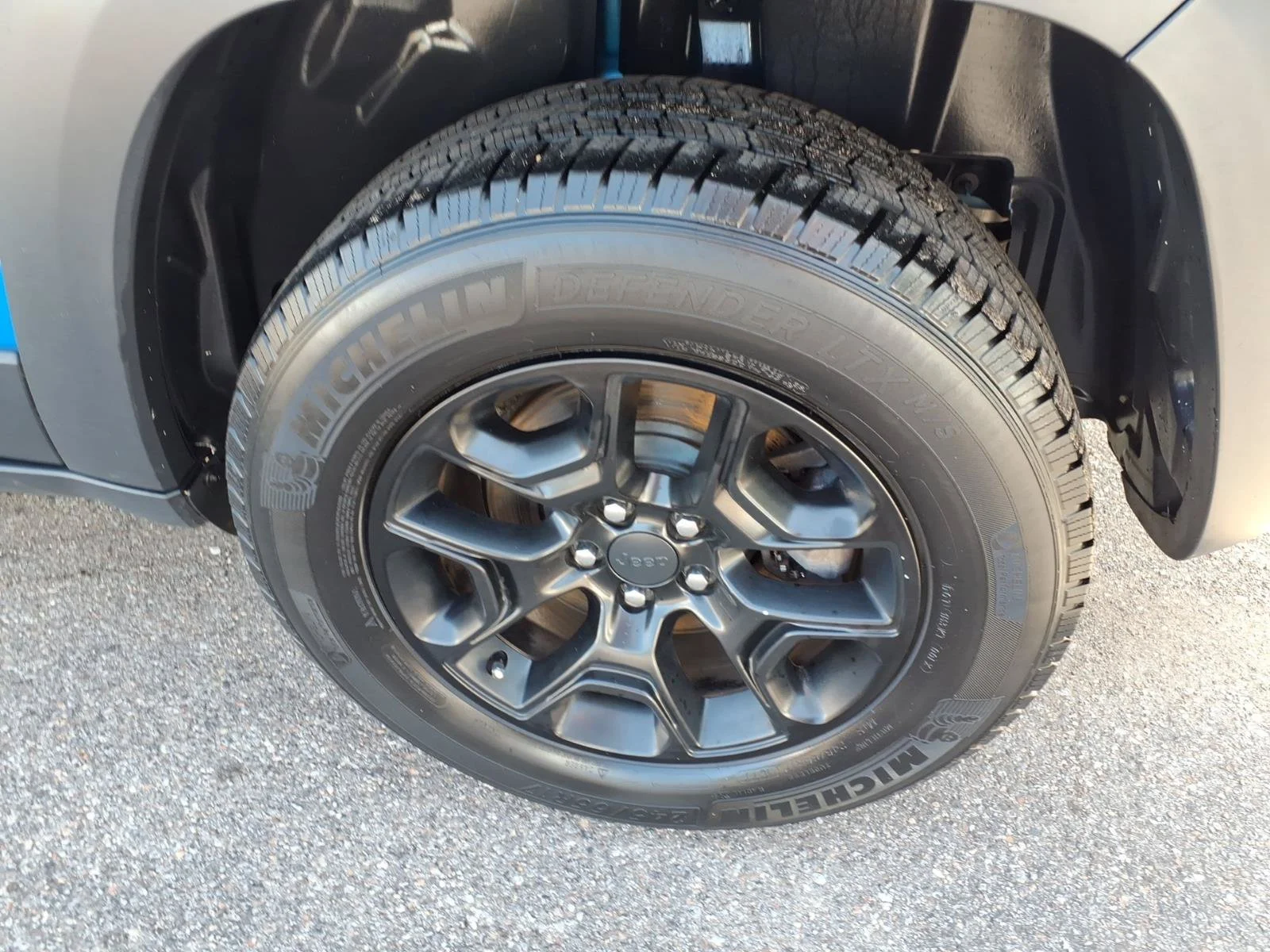 Used 2019 Hydro Blue Pearlcoat Jeep Trailhawk image 14