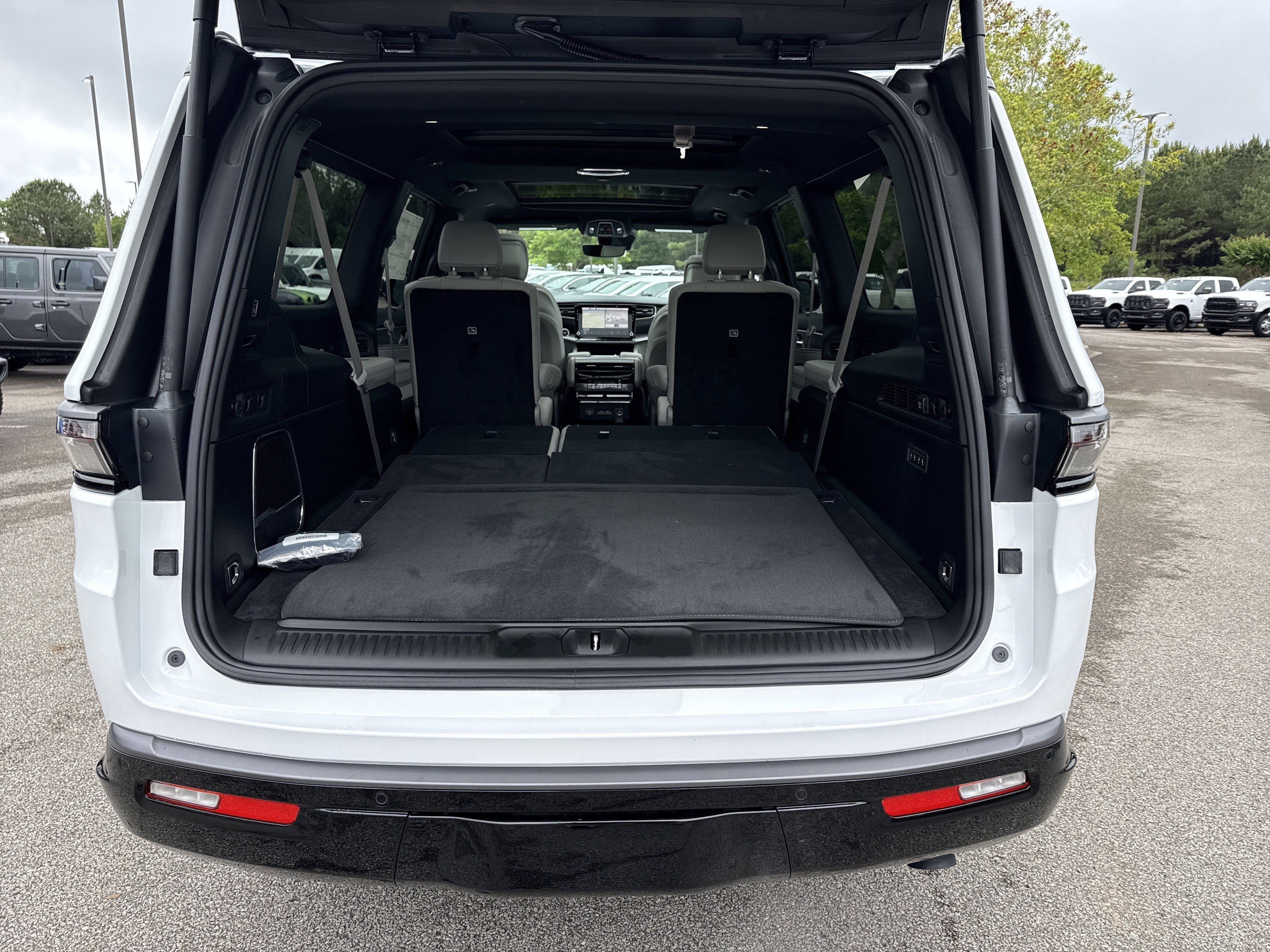 New 2026 Bright White Clearcoat Jeep Limited Reserve image 19