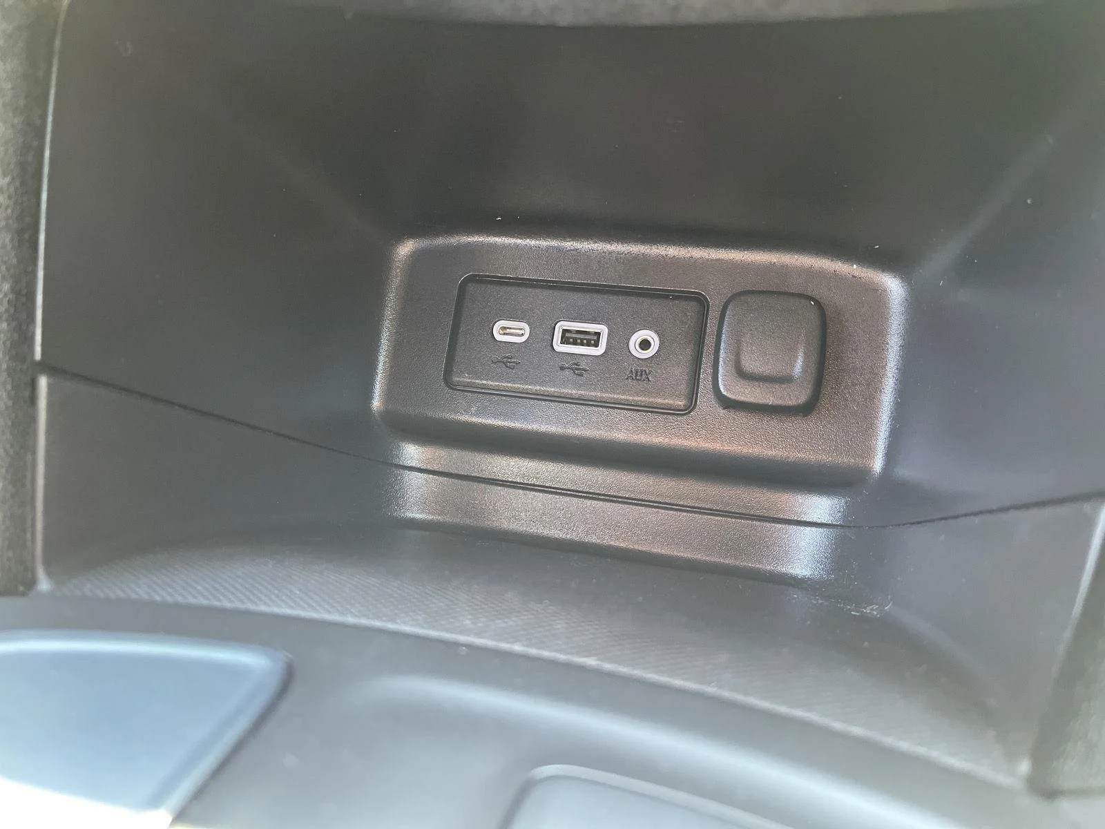 Used 2024 Summit White Chevrolet LT image 28