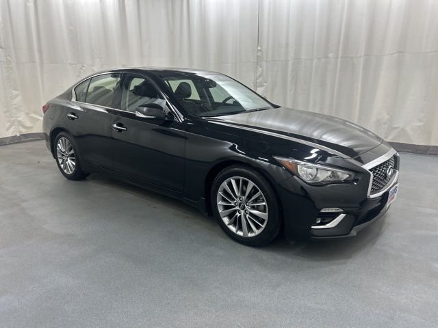 2023 INFINITI Q50 LUXE