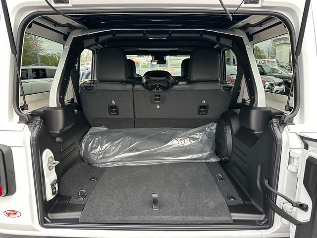 New 2026 Bright White Clear-Coat Exterior Paint Jeep 392 Moab image 10