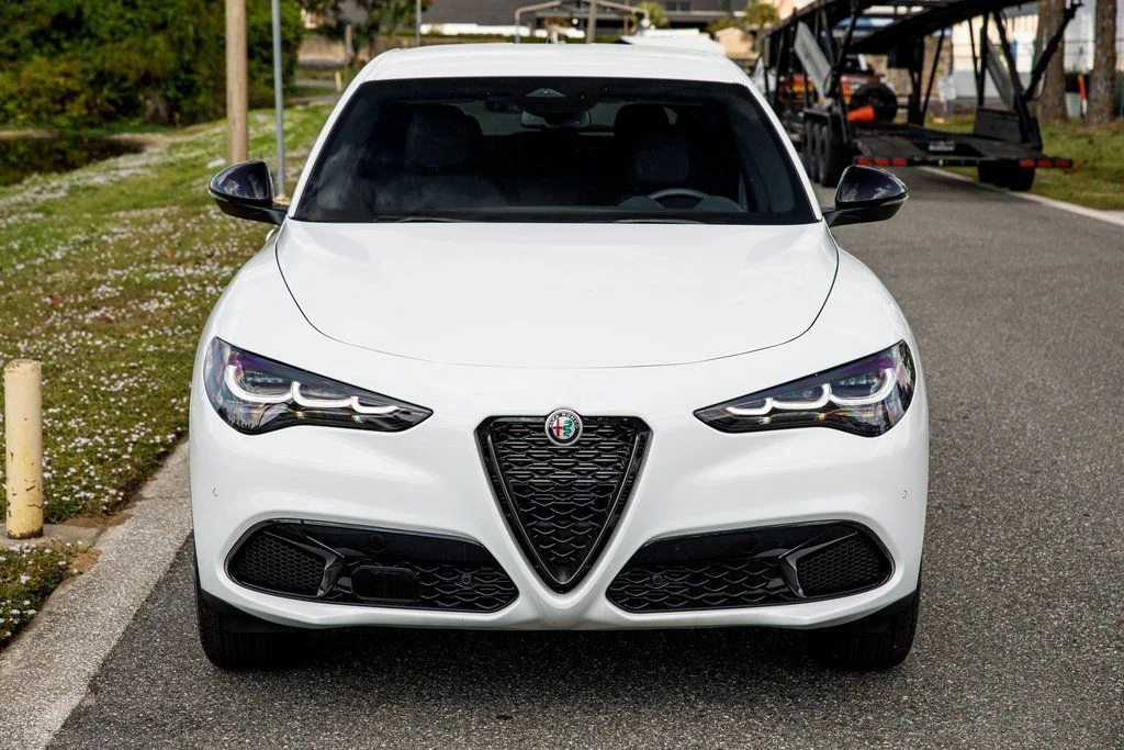 New 2025 White Alfa Romeo Base image 8