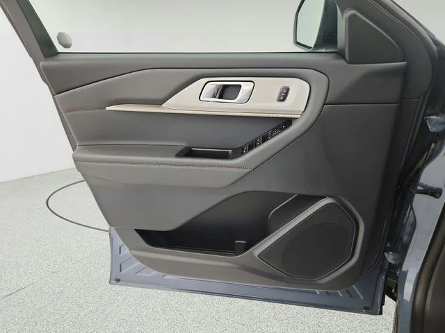 New 2026 Vapor Blue Metallic Ford Active image 23