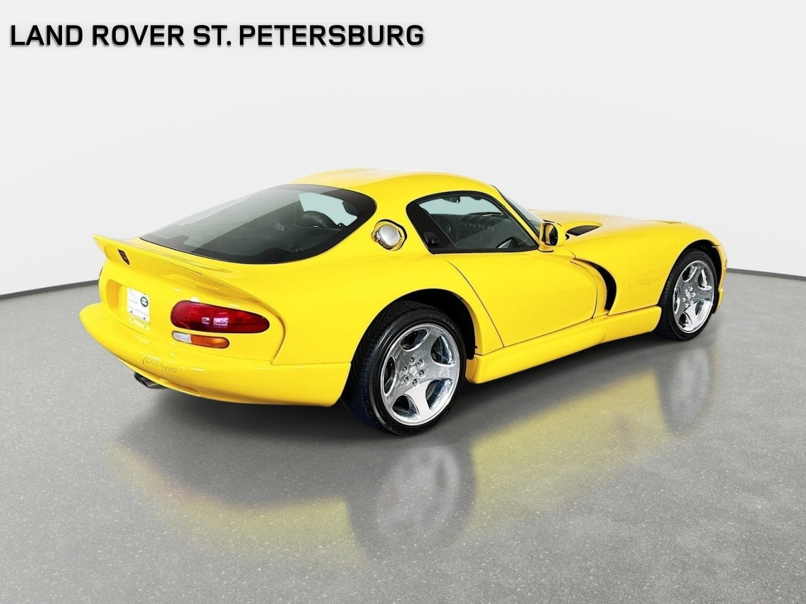 Used 2001 Viper Race Yellow Clearcoat Dodge GTS image 5