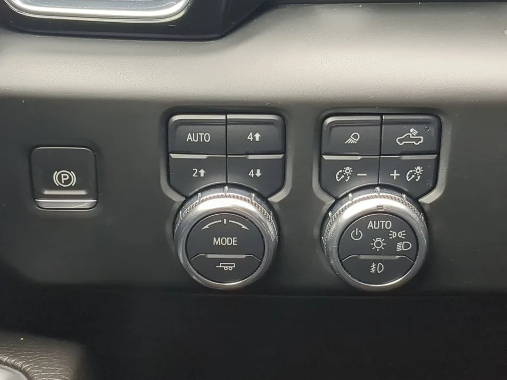 Used 2024 Sterling Metallic GMC Denali image 22