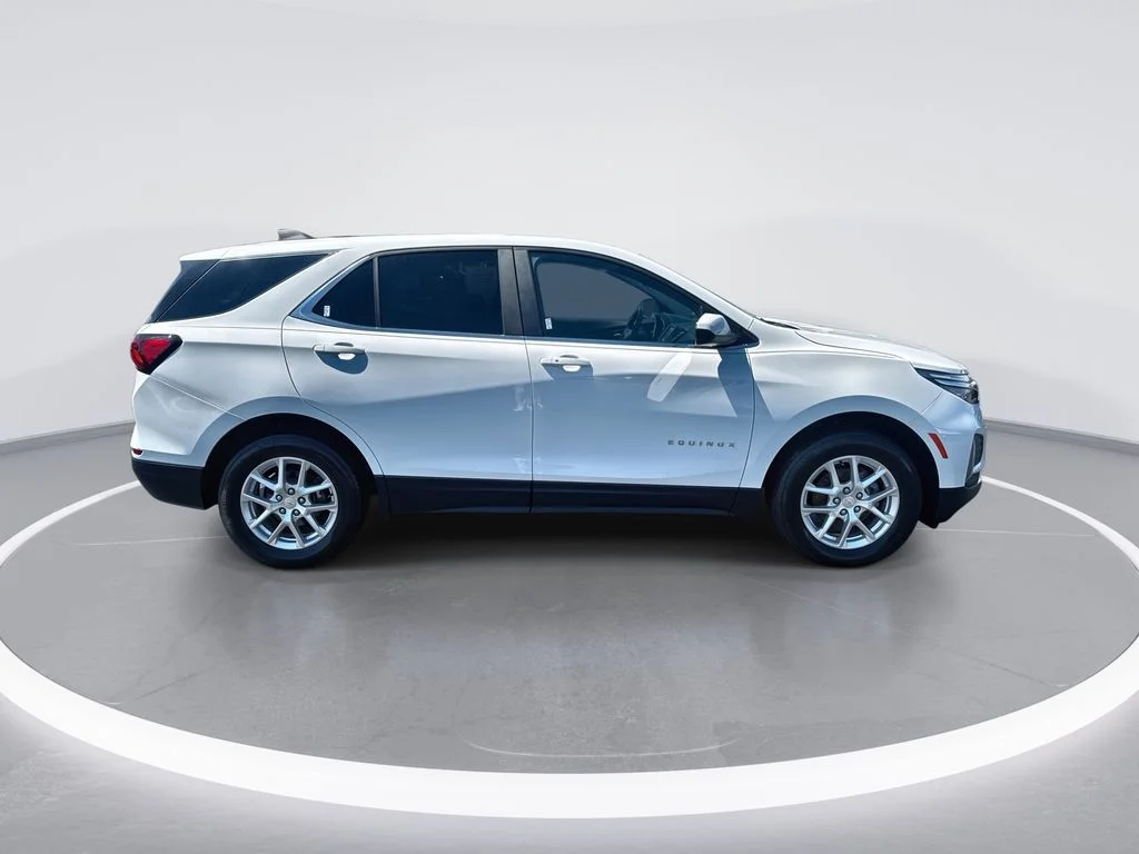Used 2024 White Chevrolet LT image 9