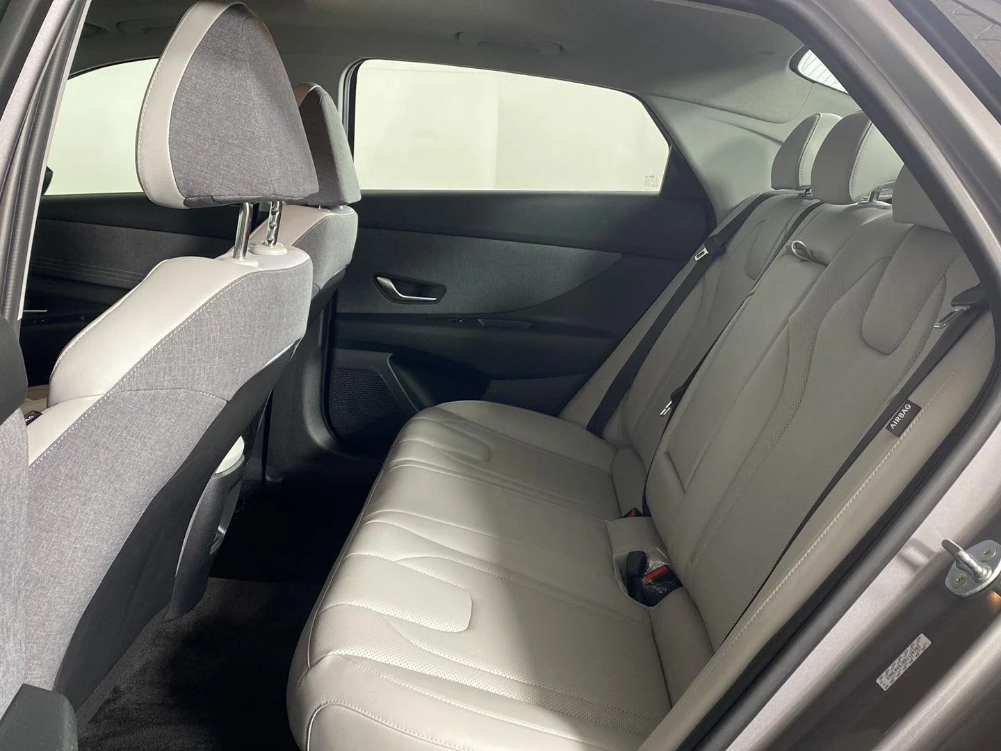 Used 2024 Fluid Metal Hyundai Limited image 14