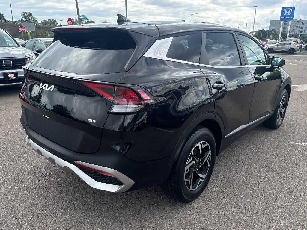 Used 2024 Black Kia LX image 8