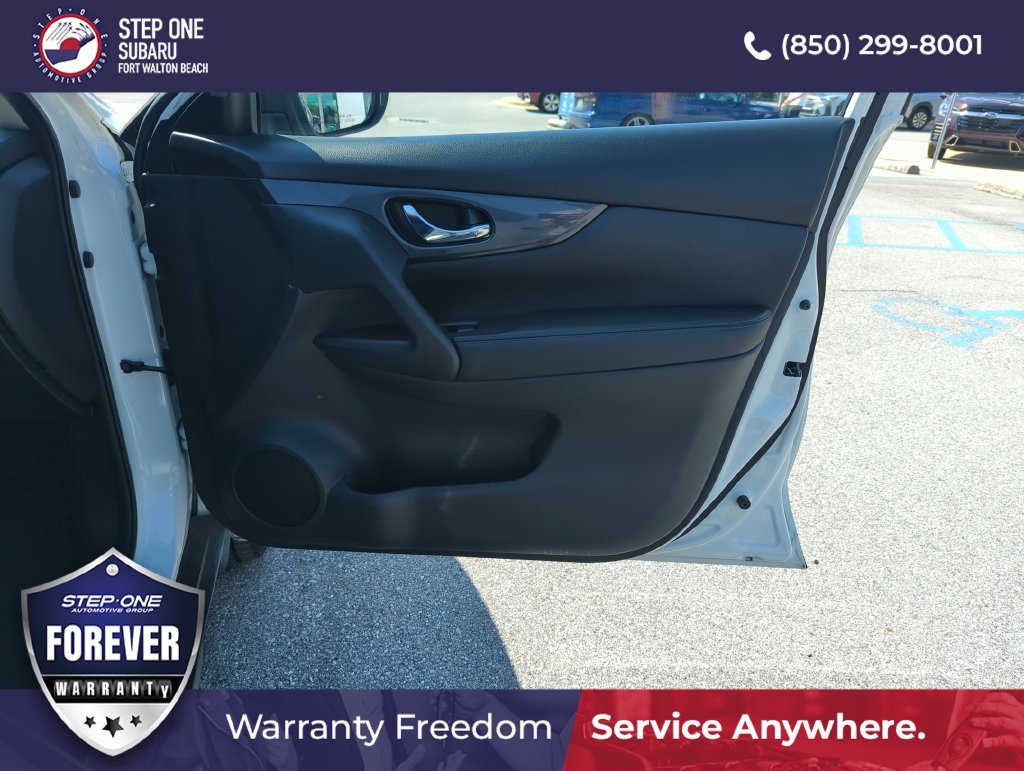 Used 2020 White Nissan SV image 33