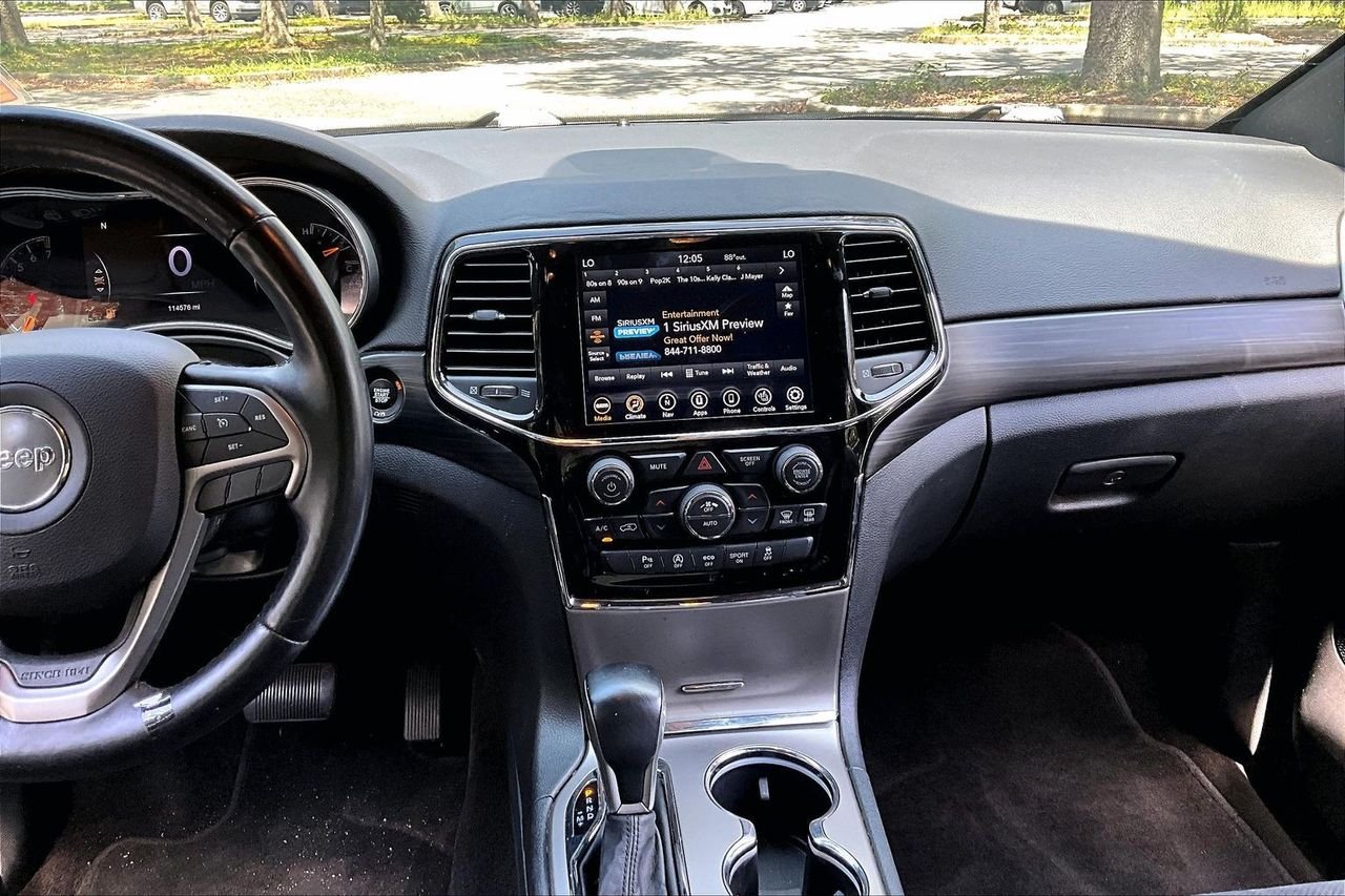 Used 2019 Silver Jeep Altitude image 9