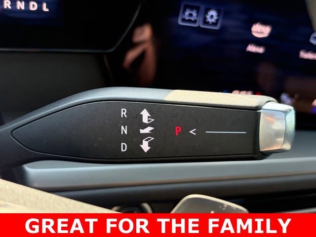 Used 2025 Mosaic Black Metallic Chevrolet LT image 26