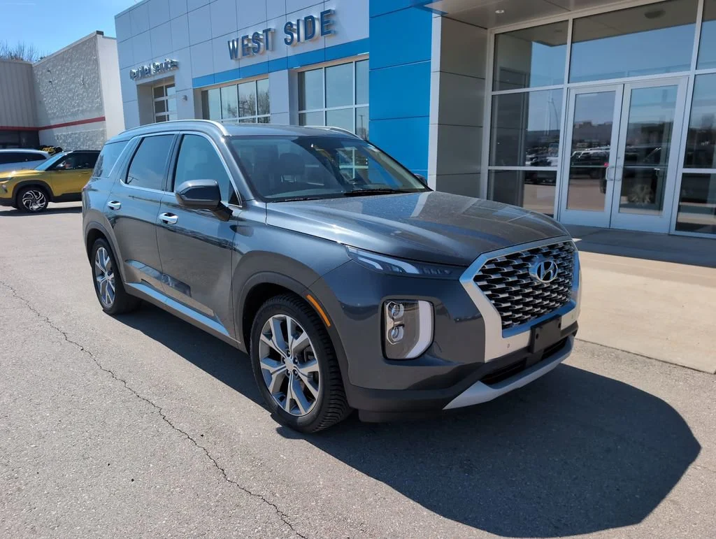 Used 2020 Hyundai Palisade SEL with VIN KM8R4DHE6LU038473 for sale in Berlin, WI