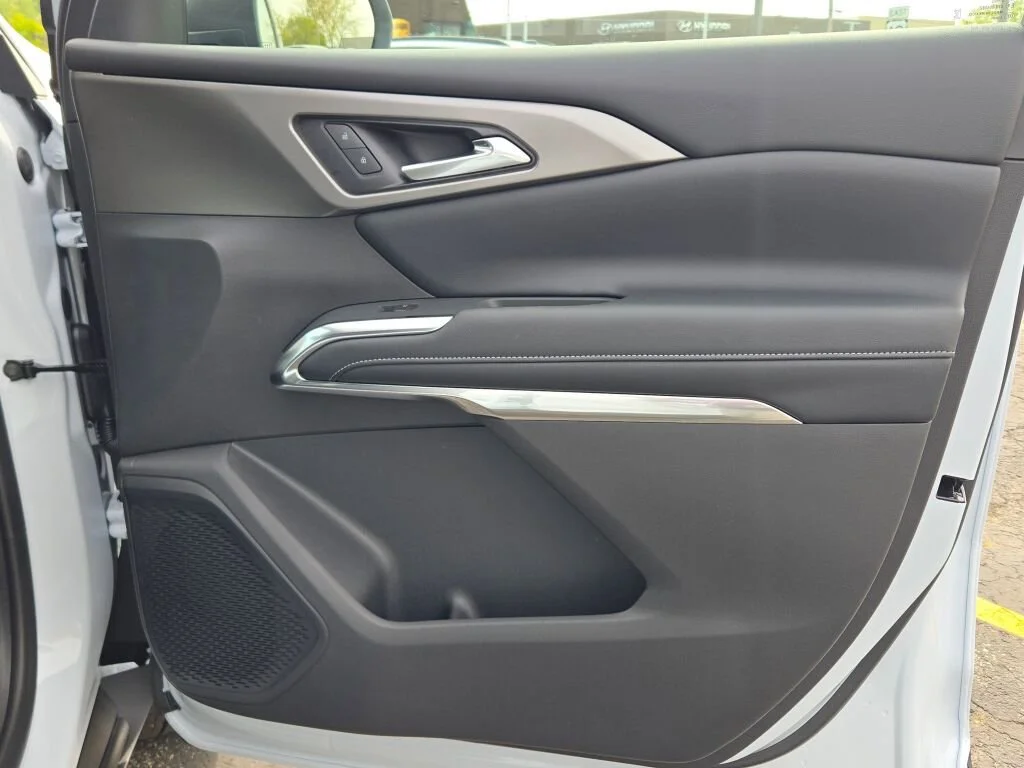 2026 Chevrolet Traverse LT - Photo 8