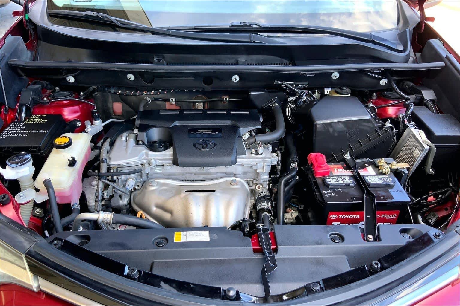 Used 2018 Ruby Flare Pearl Toyota XLE image 31