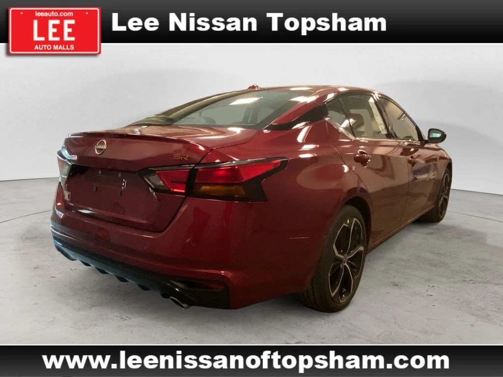 Used 2024 Scarlet Ember Nissan 2.5 SR image 6