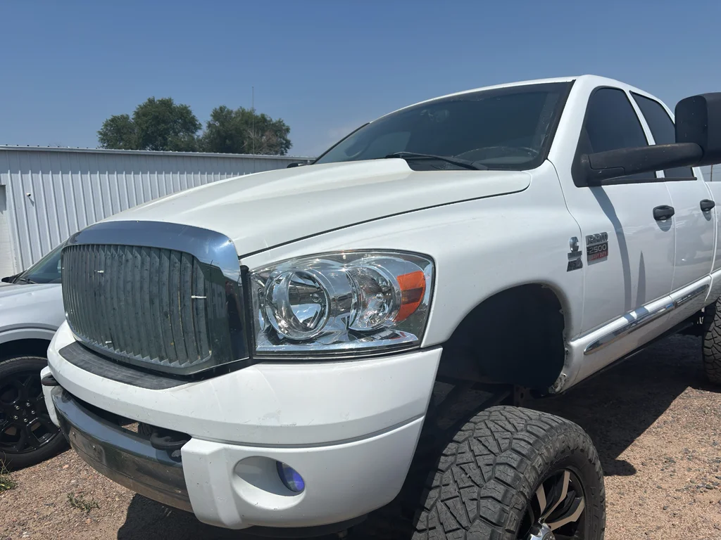Used 2008 Bright White Clearcoat Dodge Laramie image 1