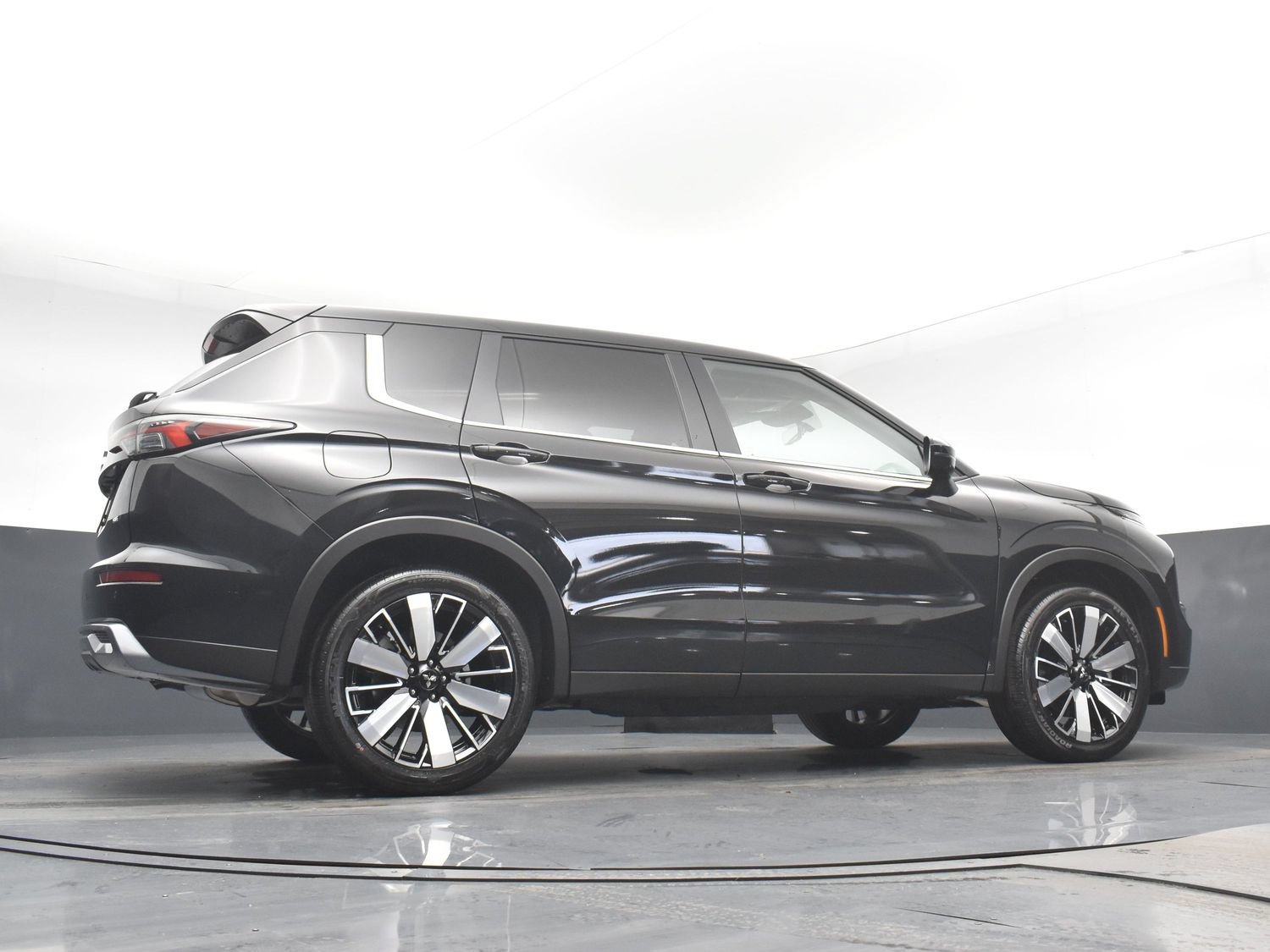 New 2026 Black Mitsubishi SE 1.5T 2WD image 21