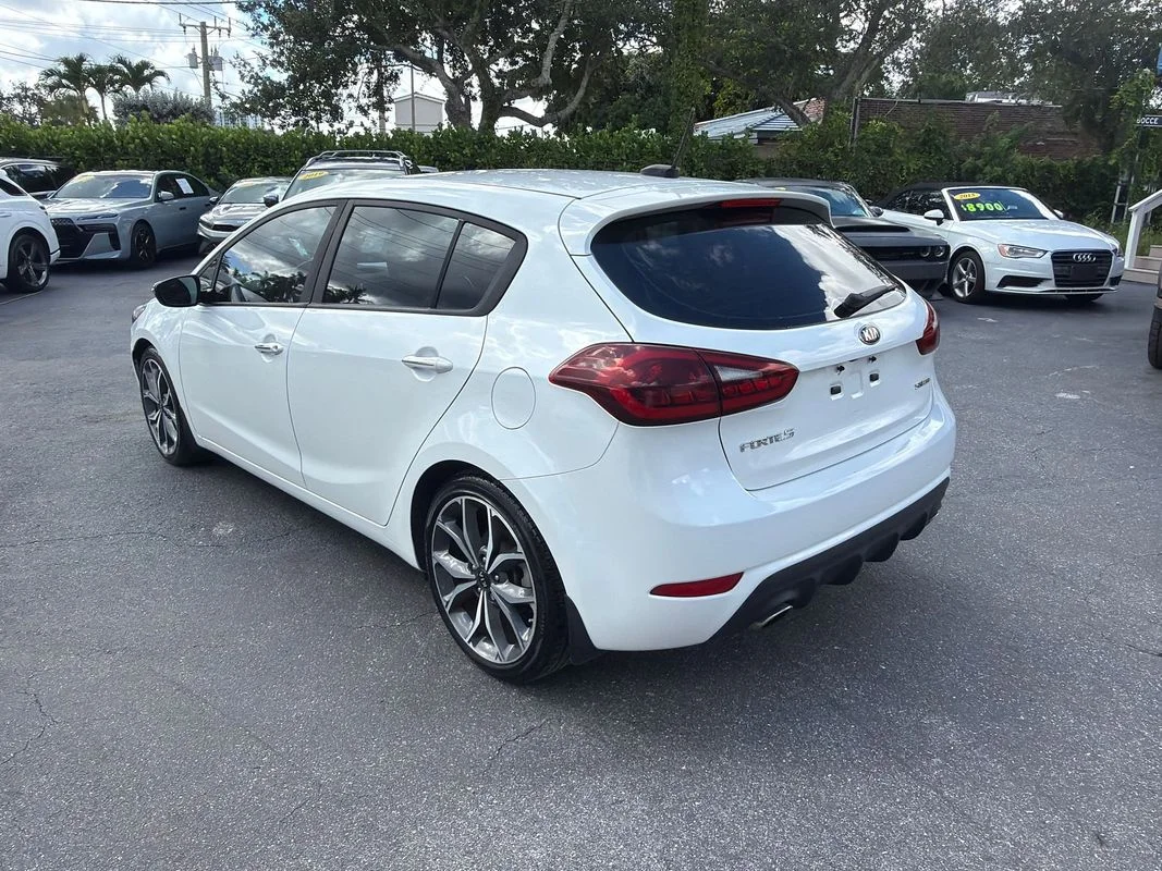Used 2018 White Kia SX image 3
