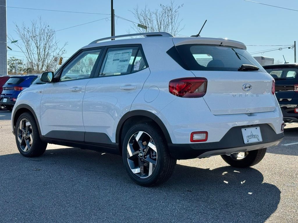 Used 2026 White Hyundai SEL image 9
