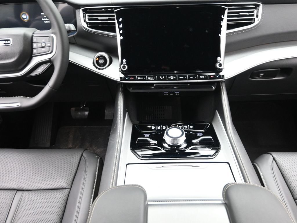 New 2026 Silver-Zynith Exterior Paint Jeep Limited Reserve image 17